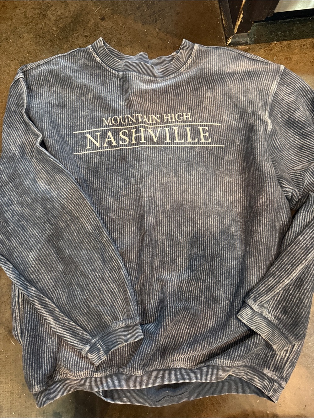 Mountain High Nashville Overszied Washed Blue Sweatshirt